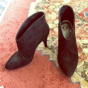 Gianni Bini suede booties - Size 6